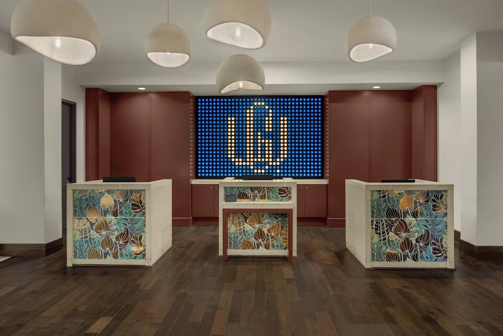 The Westshore Grand, Tampa, A Tribute Portfolio Hotel — Hotel building in Tampa, Florida