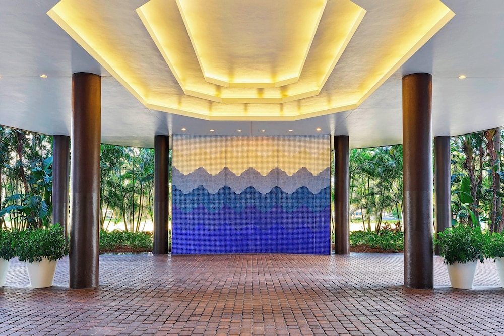 The Westshore Grand, Tampa, A Tribute Portfolio Hotel — Hotel building in Tampa, Florida