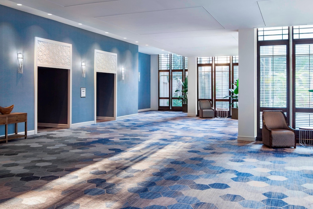 The Westshore Grand, Tampa, A Tribute Portfolio Hotel — Hotel building in Tampa, Florida