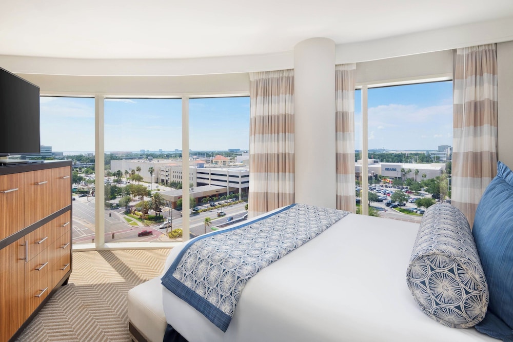 The Westshore Grand, Tampa, A Tribute Portfolio Hotel — Hotel rooms in Tampa, Florida