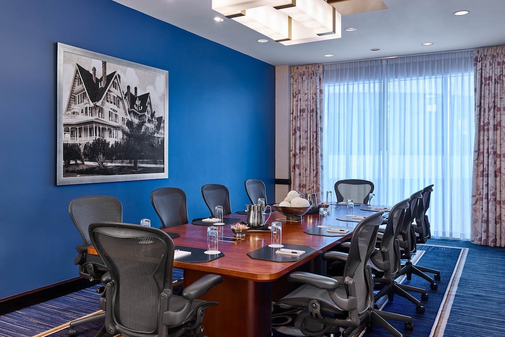 The Westshore Grand, Tampa, A Tribute Portfolio Hotel — Hotel rooms in Tampa, Florida