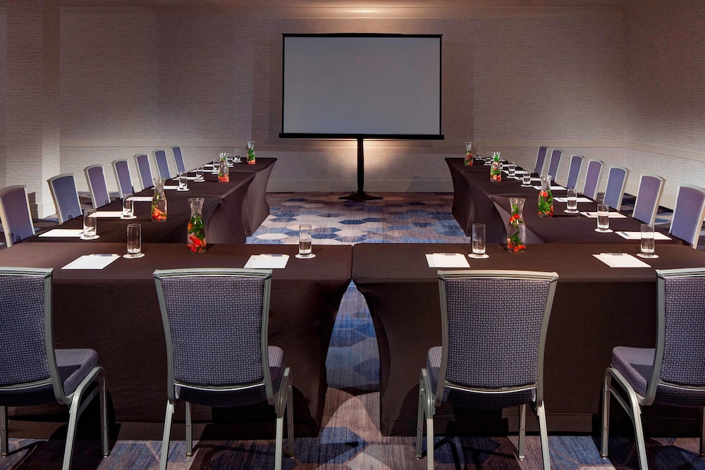 The Westshore Grand, Tampa, A Tribute Portfolio Hotel — Hotel building in Tampa, Florida