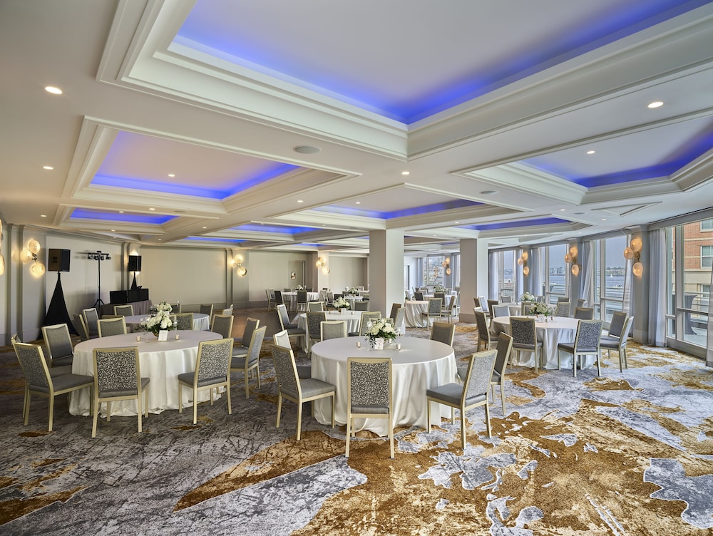 Battery Wharf Hotel, Boston Waterfront — Hotel building in Boston, Massachusetts