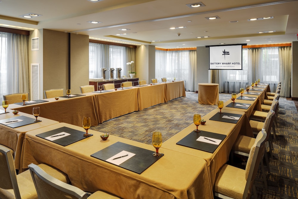 Battery Wharf Hotel, Boston Waterfront — Hotel building in Boston, Massachusetts