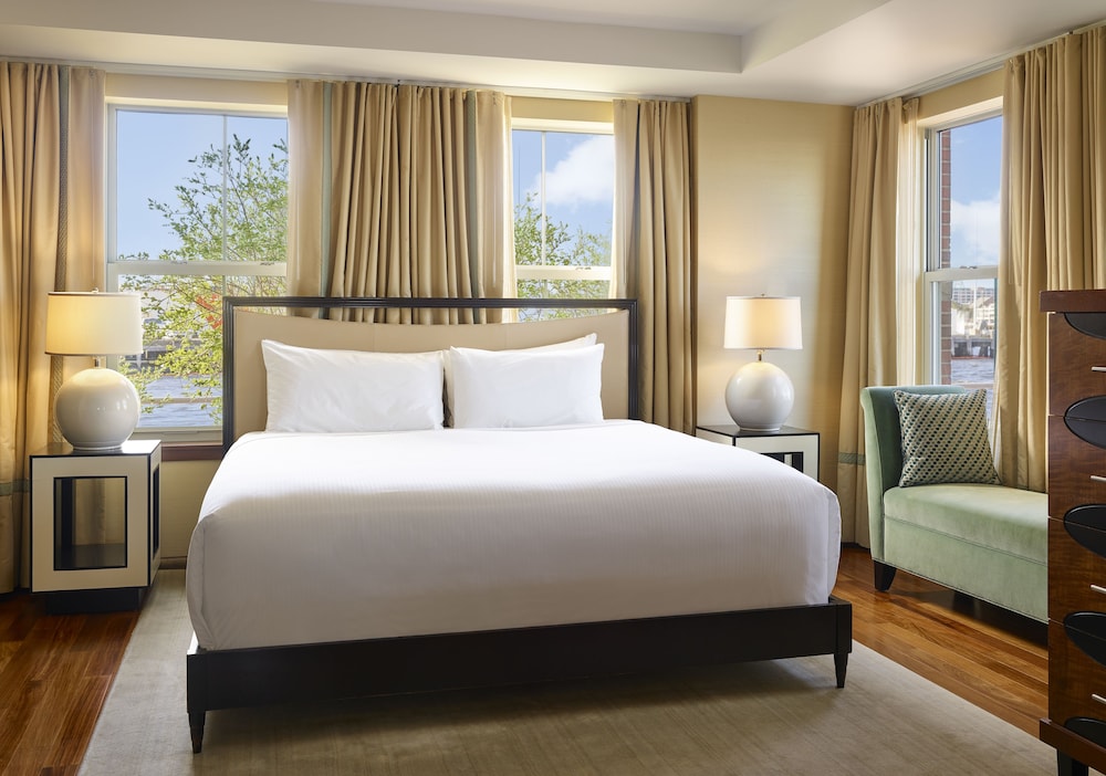 Battery Wharf Hotel, Boston Waterfront — Hotel rooms in Boston, Massachusetts