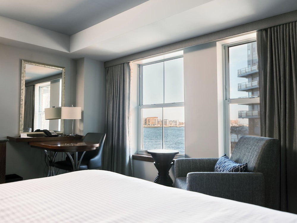 Battery Wharf Hotel, Boston Waterfront — Hotel rooms in Boston, Massachusetts