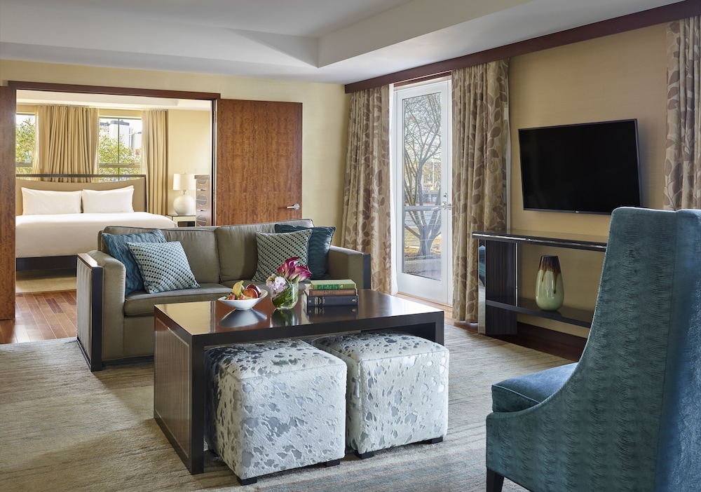 Battery Wharf Hotel, Boston Waterfront — Hotel rooms in Boston, Massachusetts