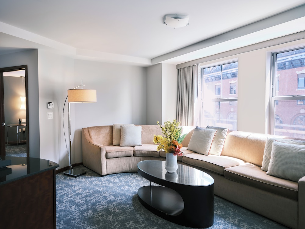 Battery Wharf Hotel, Boston Waterfront — Hotel rooms in Boston, Massachusetts