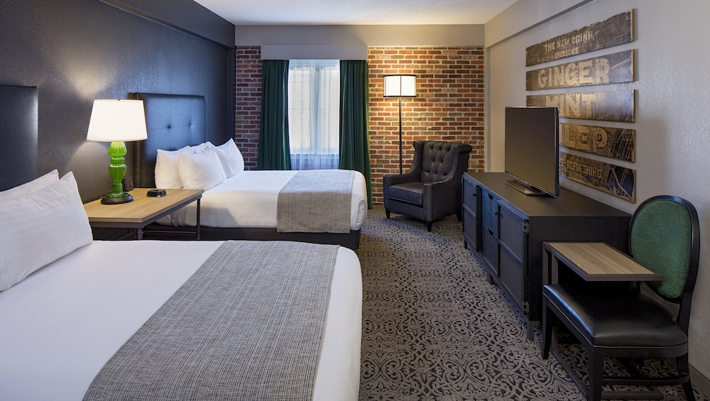 Holiday Inn FRENCH QUARTER-CHATEAU LEMOYNE by IHG — Hotel rooms in New Orleans, Louisiana