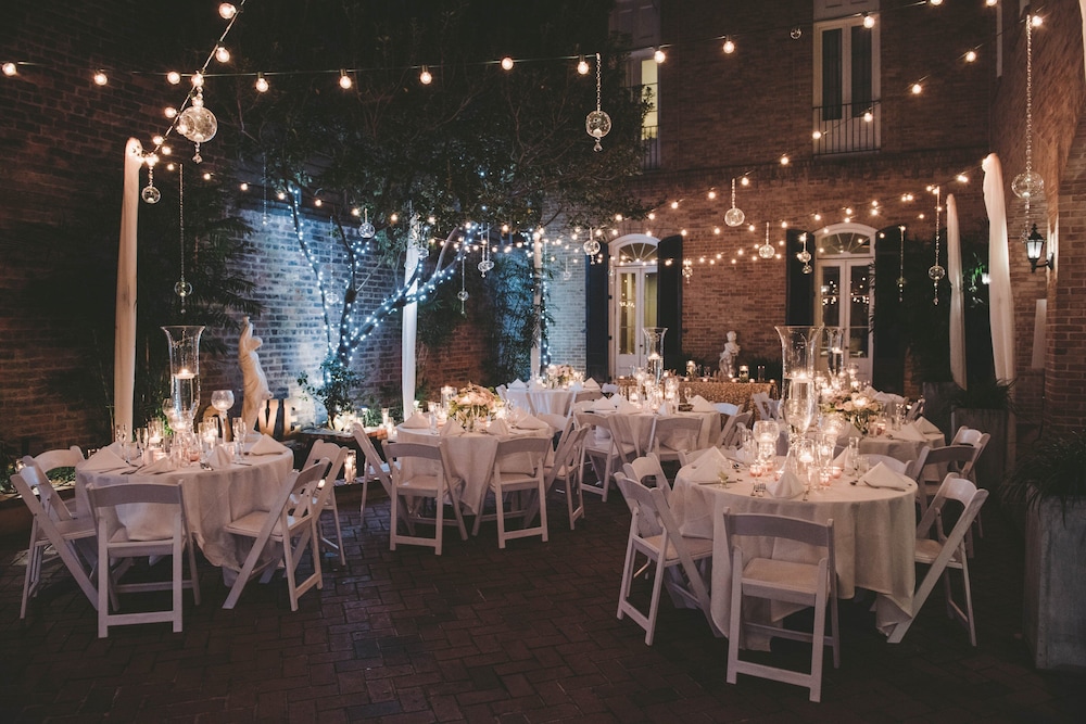 Holiday Inn FRENCH QUARTER-CHATEAU LEMOYNE by IHG — Restaurant & bars in New Orleans, Louisiana