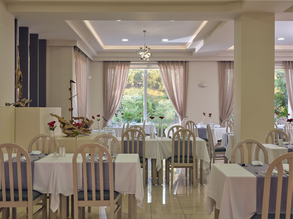 Park Hotel & Spa - Adults Only — Restaurant & bars in Tsilivi, Ionian Islands