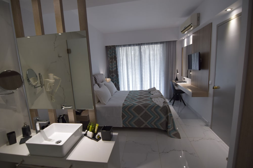 Park Hotel & Spa - Adults Only — Hotel rooms in Tsilivi, Ionian Islands