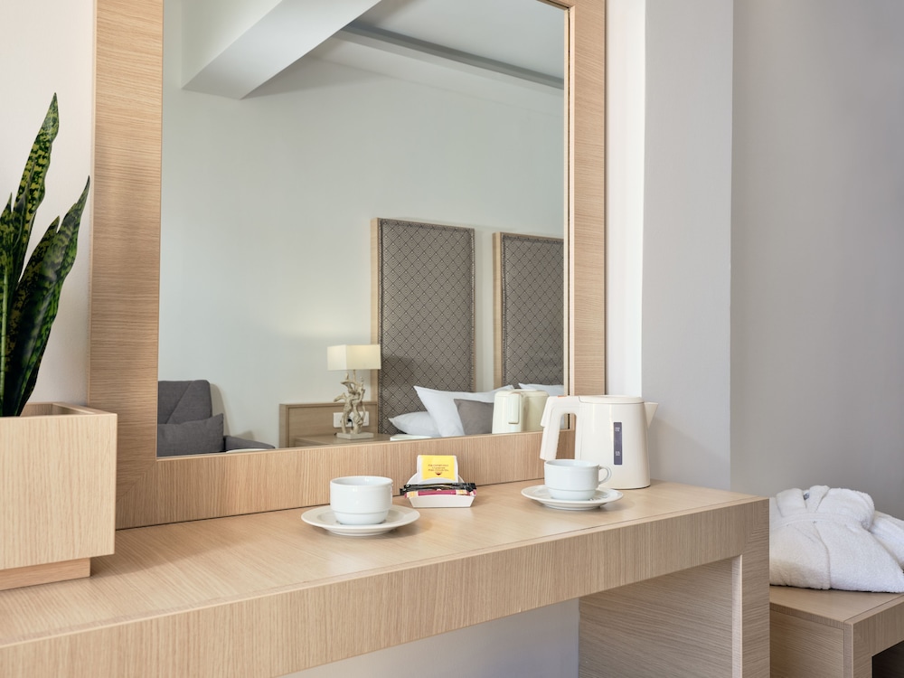 Park Hotel & Spa - Adults Only — Hotel rooms in Tsilivi, Ionian Islands