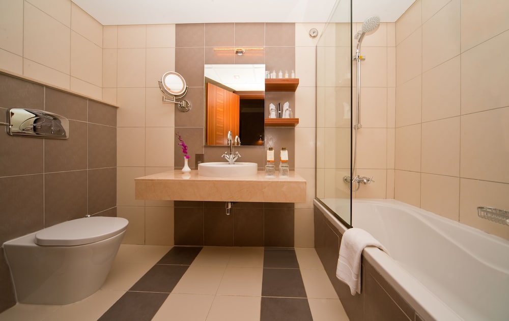 City Seasons Al Hamra Hotel — Hotel rooms in Abu Dhabi