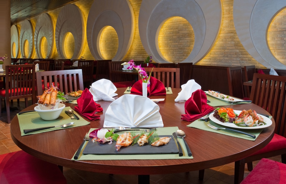 City Seasons Al Hamra Hotel — Restaurant & bars in Abu Dhabi