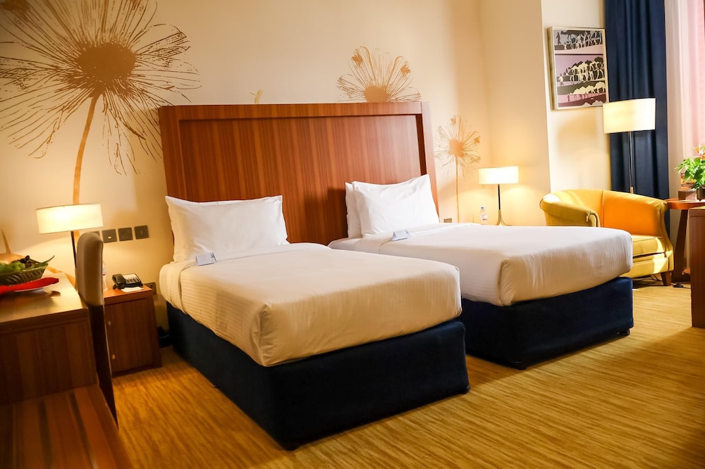 City Seasons Al Hamra Hotel — Hotel rooms in Abu Dhabi