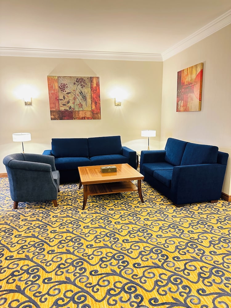 City Seasons Al Hamra Hotel — Hotel rooms in Abu Dhabi