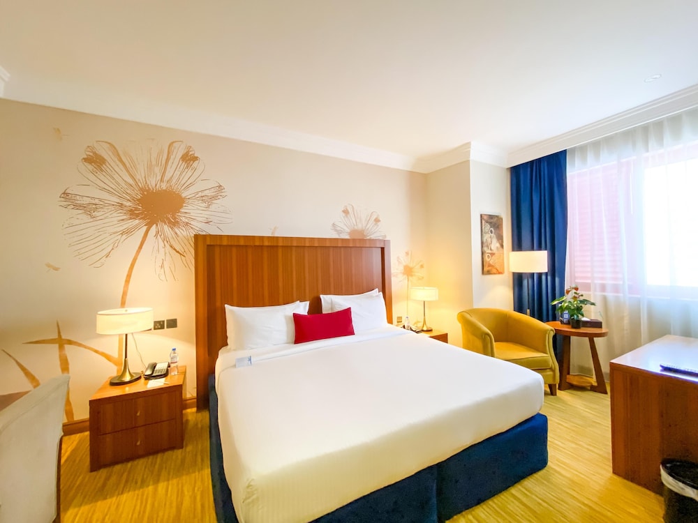 City Seasons Al Hamra Hotel — Hotel rooms in Abu Dhabi