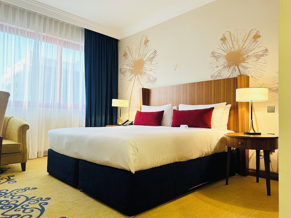 City Seasons Al Hamra Hotel — Hotel rooms in Abu Dhabi