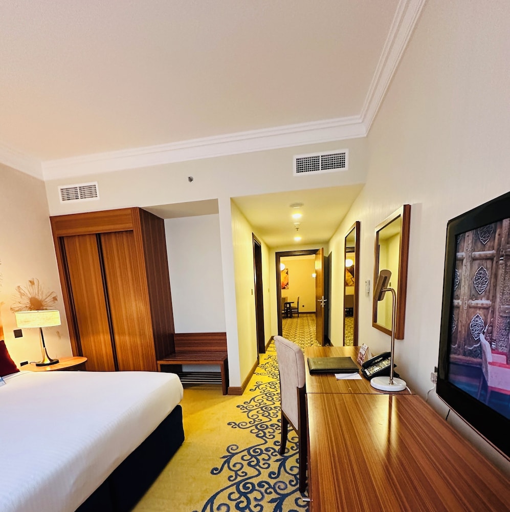 City Seasons Al Hamra Hotel — Hotel rooms in Abu Dhabi