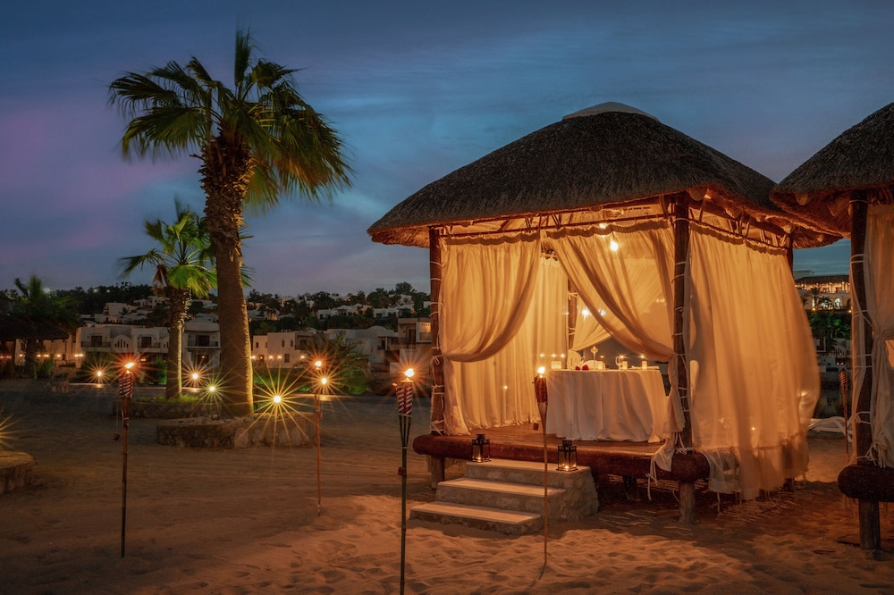 The Cove Rotana Resort — Beach in Ras al Khaimah