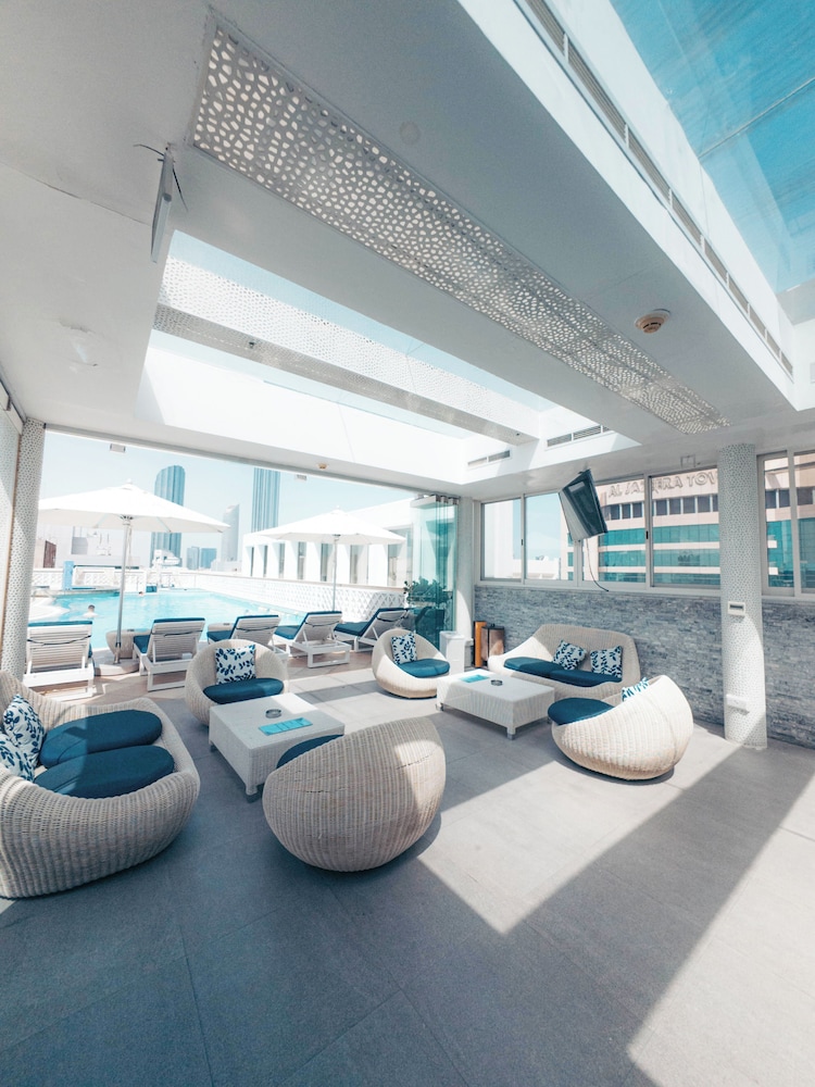 Millennium Downtown — Swimming pool in Abu Dhabi