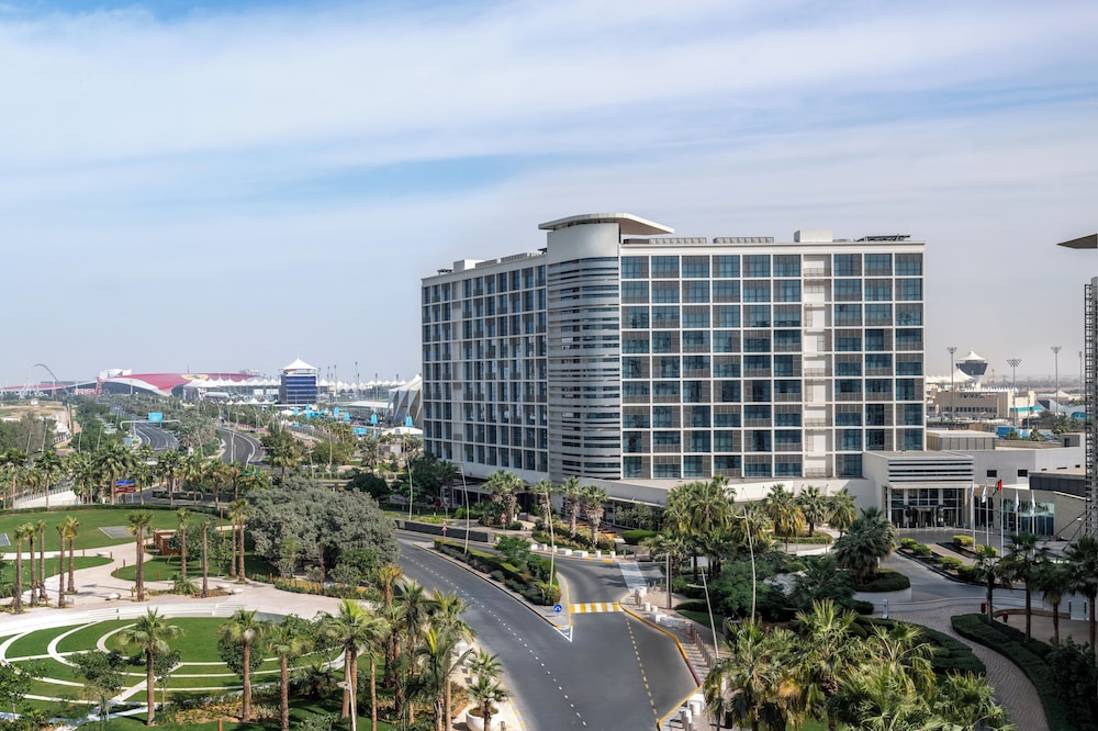 Yas Plaza Marina - zdjęcie 3