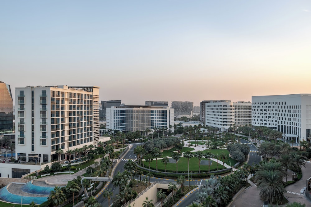 Yas Plaza Marina - zdjęcie 4