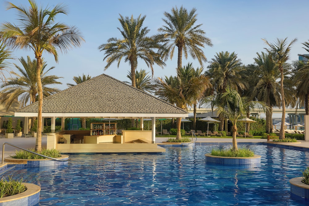 Beach Rotana — Swimming pool in Abu Dhabi