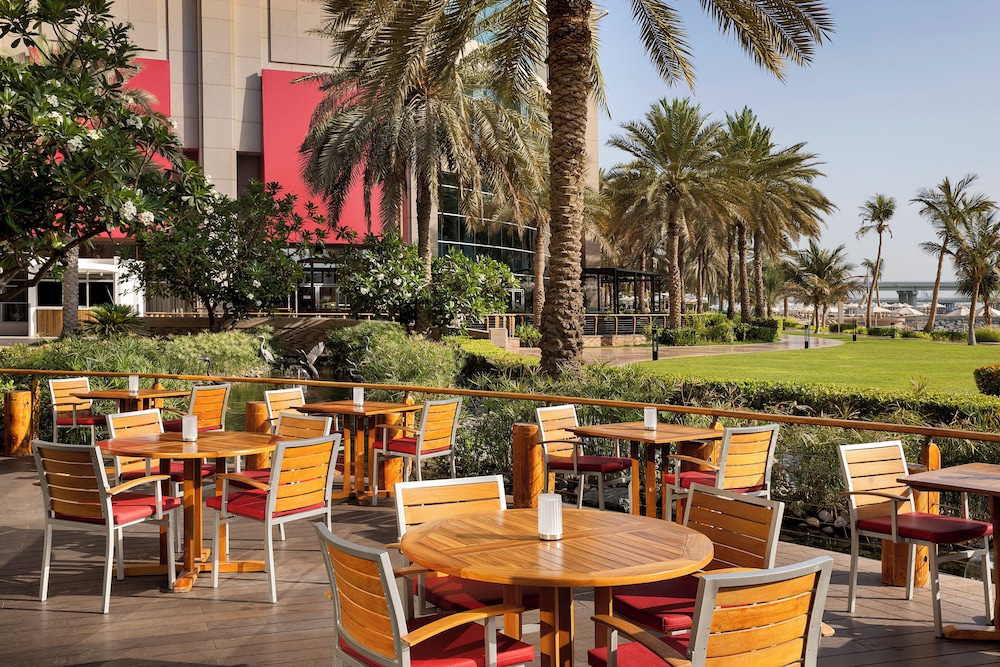 Beach Rotana — Restaurant & bars in Abu Dhabi