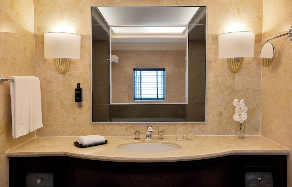 Beach Rotana — Hotel rooms in Abu Dhabi