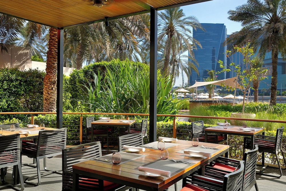 Beach Rotana — Restaurant & bars in Abu Dhabi