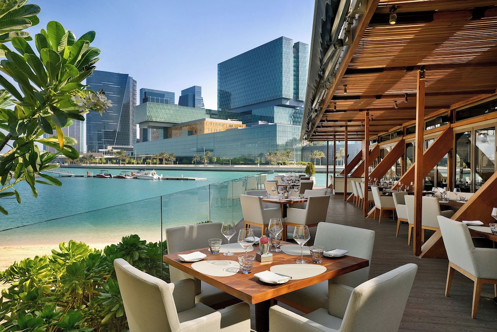 Beach Rotana — Restaurant & bars in Abu Dhabi