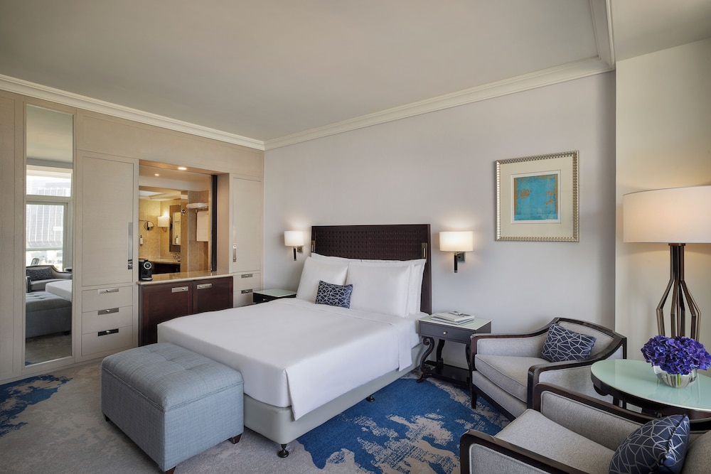 Beach Rotana — Hotel rooms in Abu Dhabi