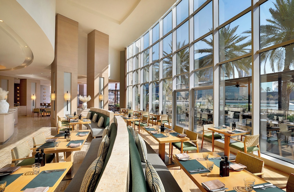 Beach Rotana — Restaurant & bars in Abu Dhabi