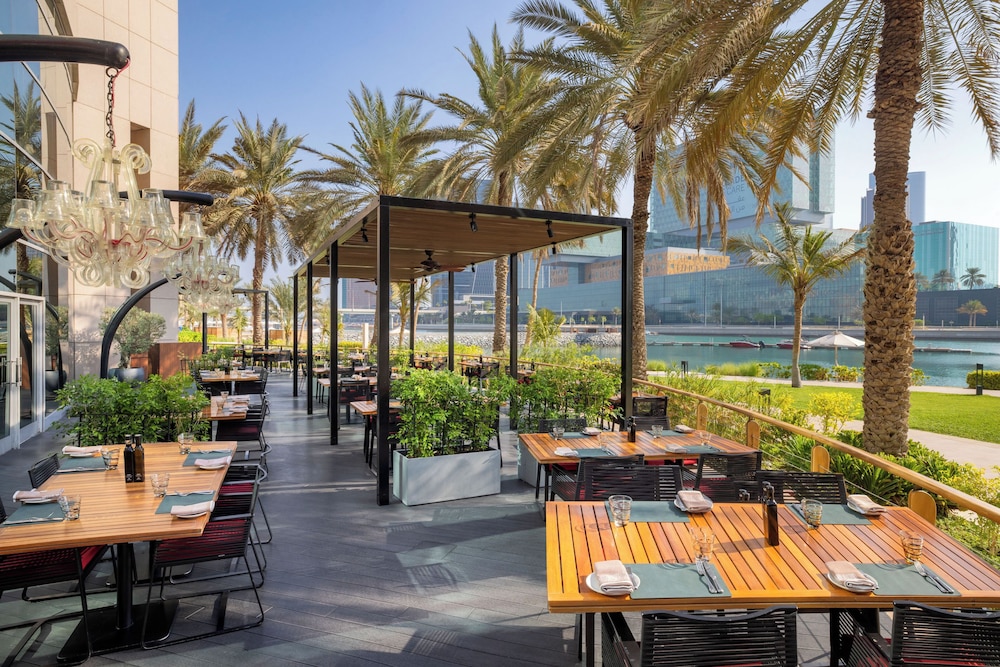 Beach Rotana — Restaurant & bars in Abu Dhabi