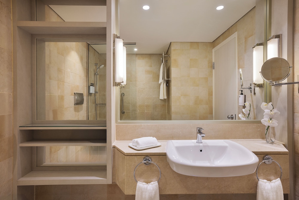 Beach Rotana — Hotel rooms in Abu Dhabi