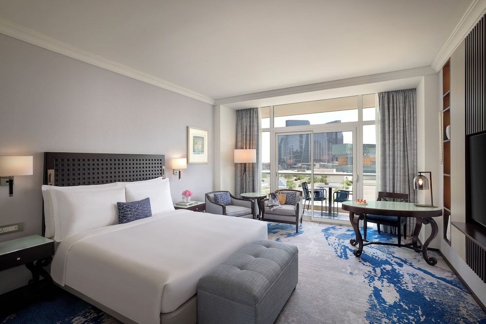 Beach Rotana — Hotel rooms in Abu Dhabi