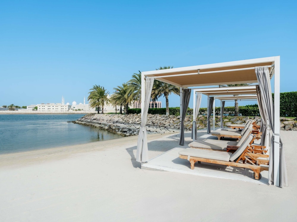 Fairmont Bab Al Bahr — Beach in Abu Dhabi