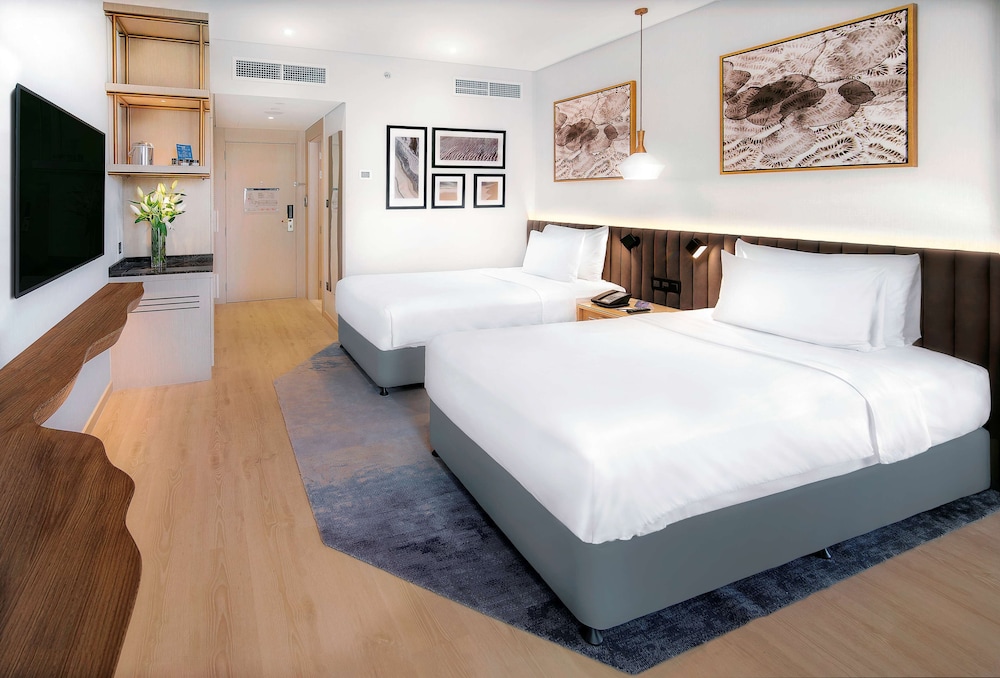 Radisson Blu Hotel & Resort, Abu Dhabi Corniche — Hotel rooms in Abu Dhabi