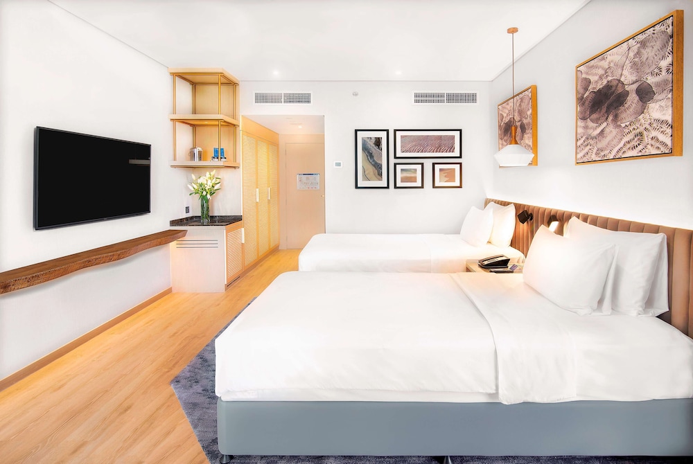 Radisson Blu Hotel & Resort, Abu Dhabi Corniche — Hotel rooms in Abu Dhabi