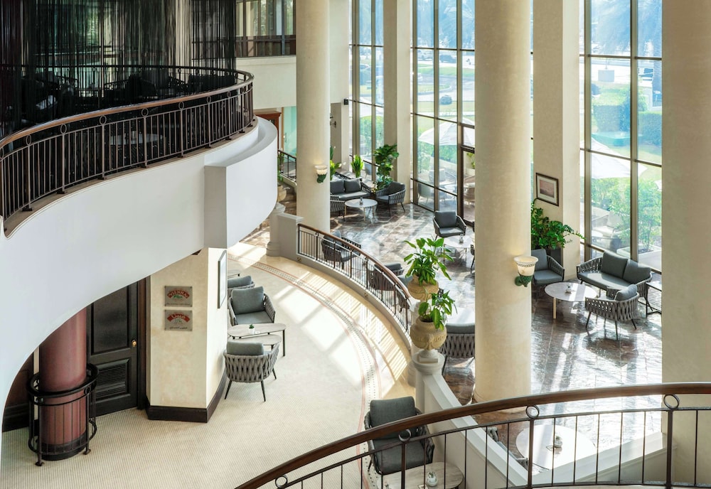 Radisson Blu Hotel & Resort, Abu Dhabi Corniche — Hotel building in Abu Dhabi