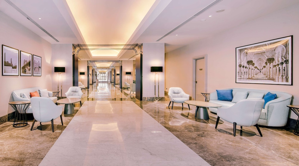 Radisson Blu Hotel & Resort, Abu Dhabi Corniche — Hotel building in Abu Dhabi