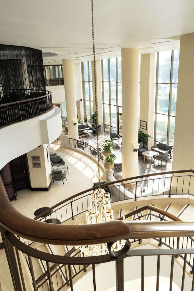 Radisson Blu Hotel & Resort, Abu Dhabi Corniche — Hotel building in Abu Dhabi