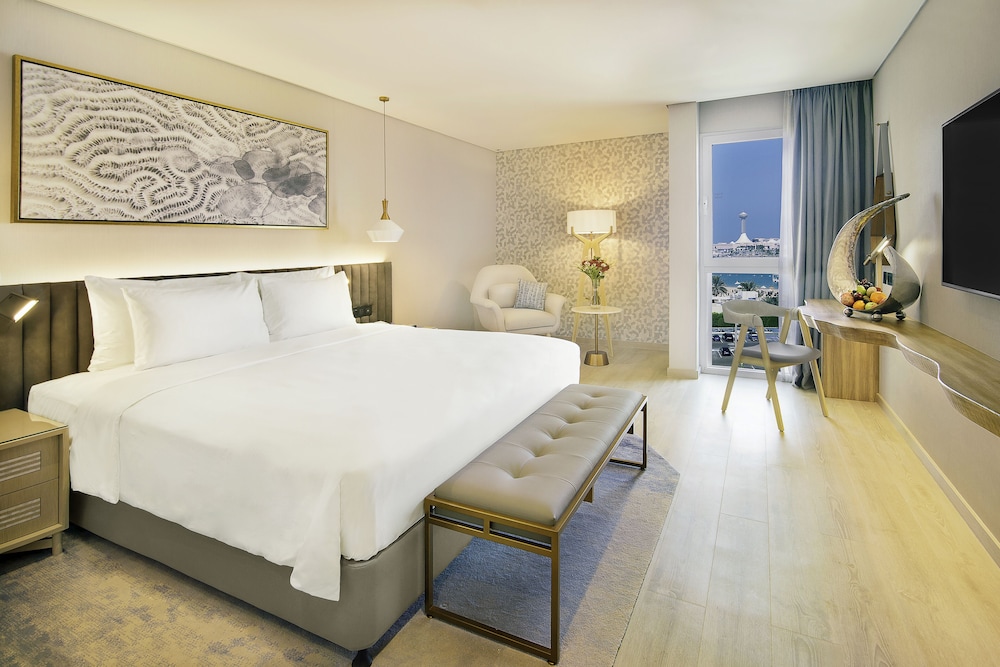 Radisson Blu Hotel & Resort, Abu Dhabi Corniche — Hotel rooms in Abu Dhabi