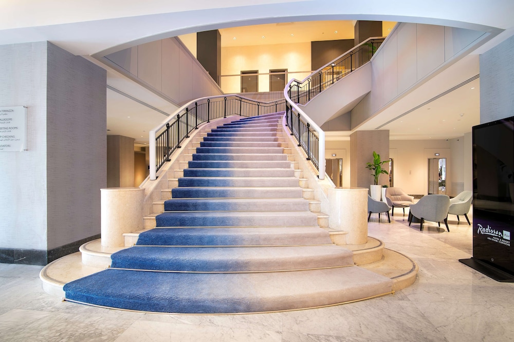 Radisson Blu Hotel & Resort, Abu Dhabi Corniche — Hotel building in Abu Dhabi