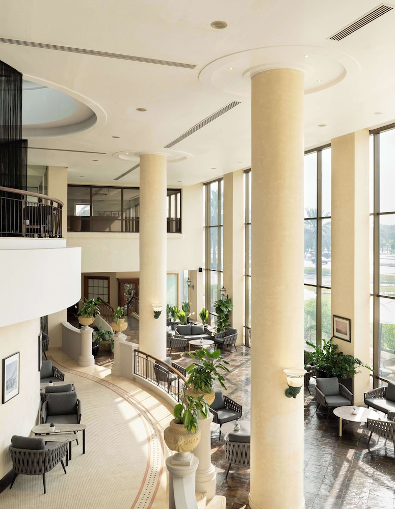 Radisson Blu Hotel & Resort, Abu Dhabi Corniche — Hotel building in Abu Dhabi