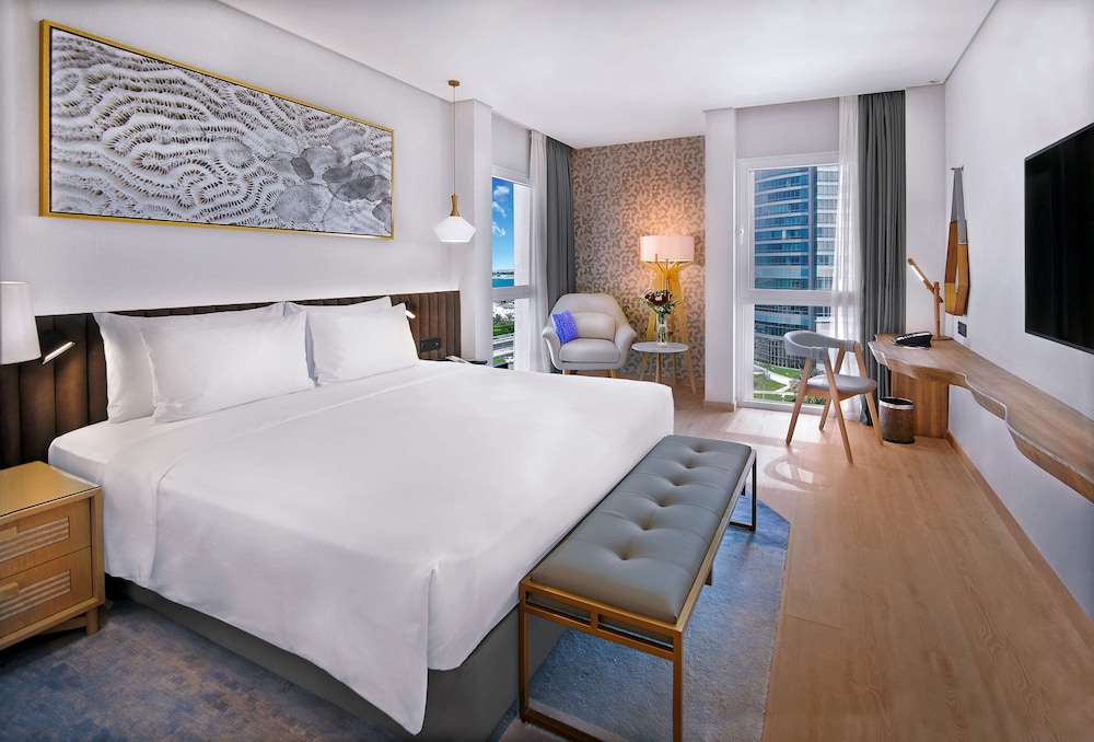 Radisson Blu Hotel & Resort, Abu Dhabi Corniche — Hotel rooms in Abu Dhabi