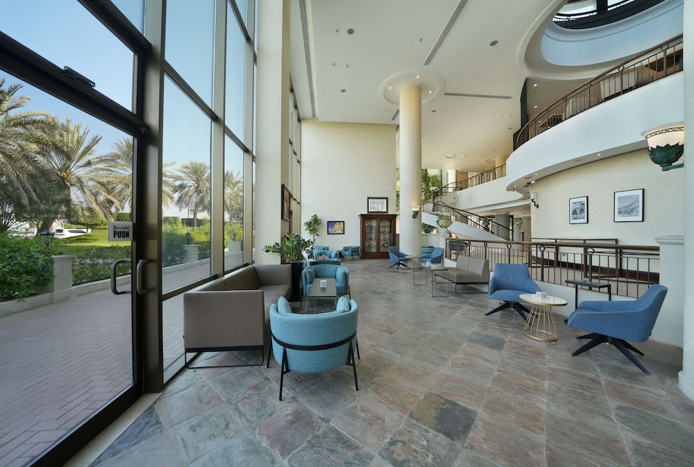 Radisson Blu Hotel & Resort, Abu Dhabi Corniche — Hotel building in Abu Dhabi