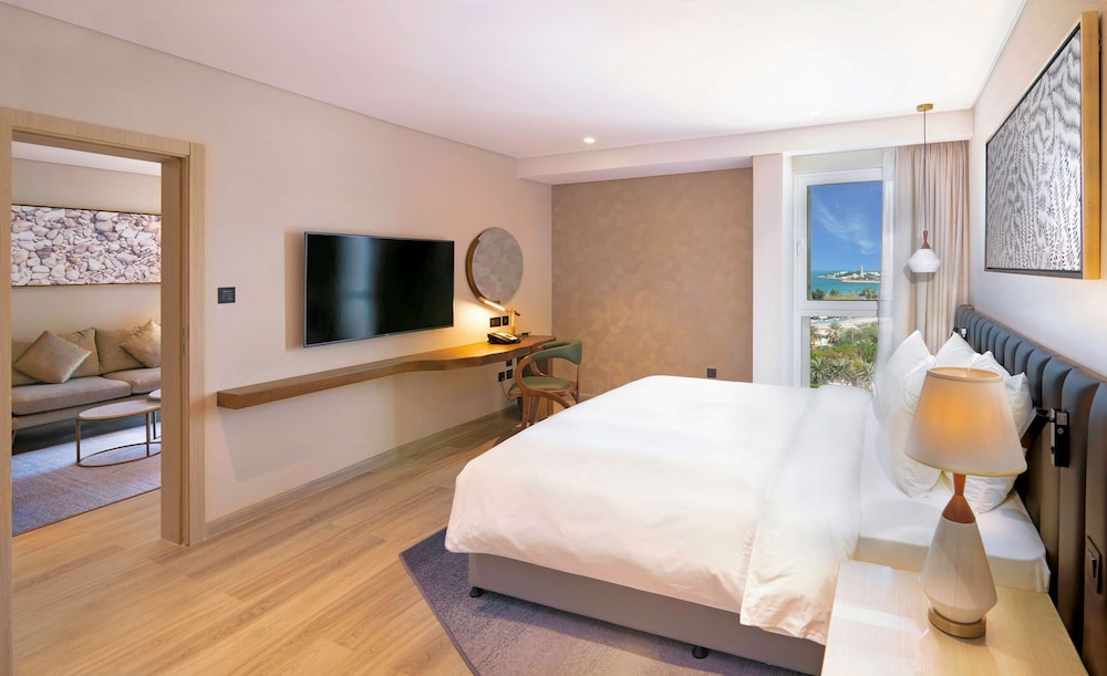 Radisson Blu Hotel & Resort, Abu Dhabi Corniche — Hotel rooms in Abu Dhabi